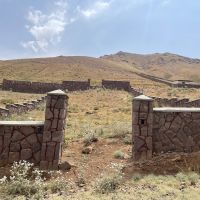 هزار متر زمین، دیوار کشی شده در مشاء دماوند